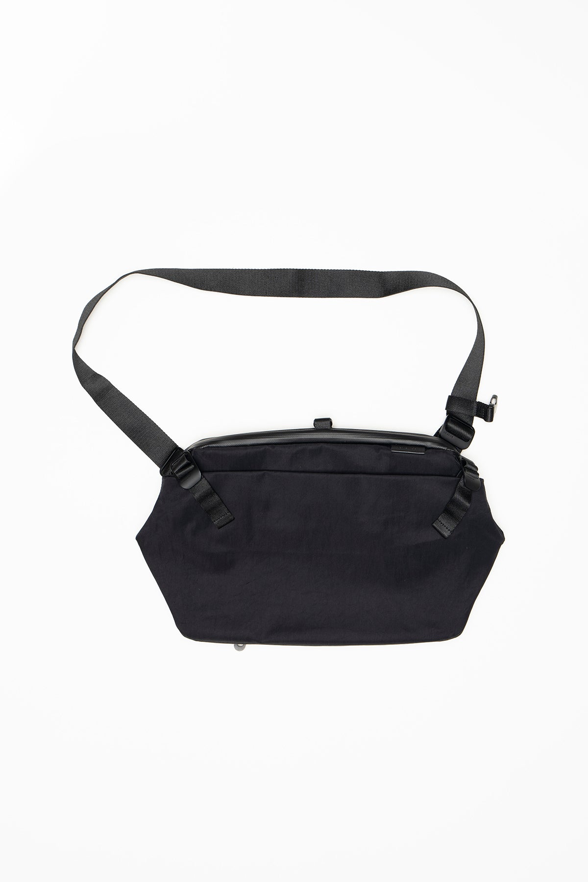 Riss Smooth Black Messenger