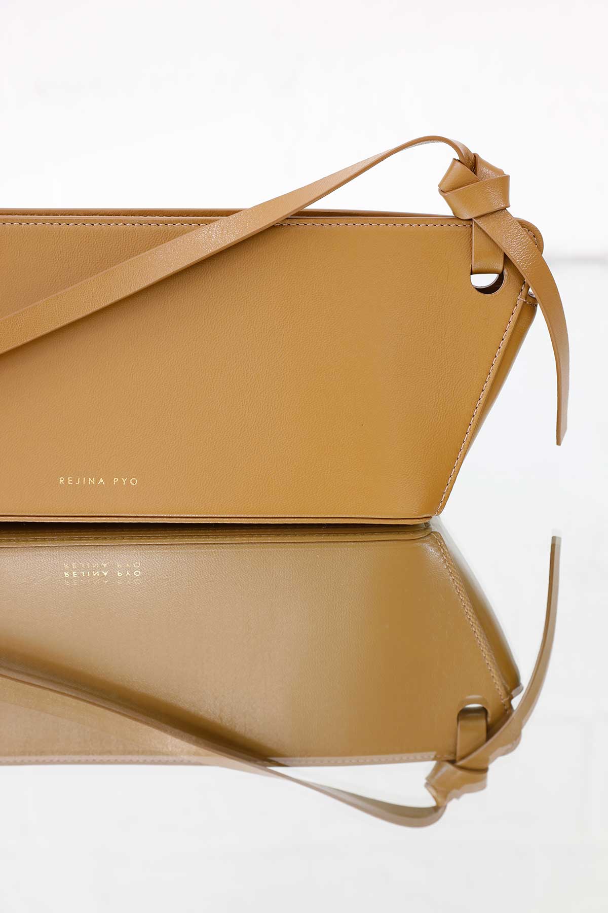 Ramona Bag Biscuit