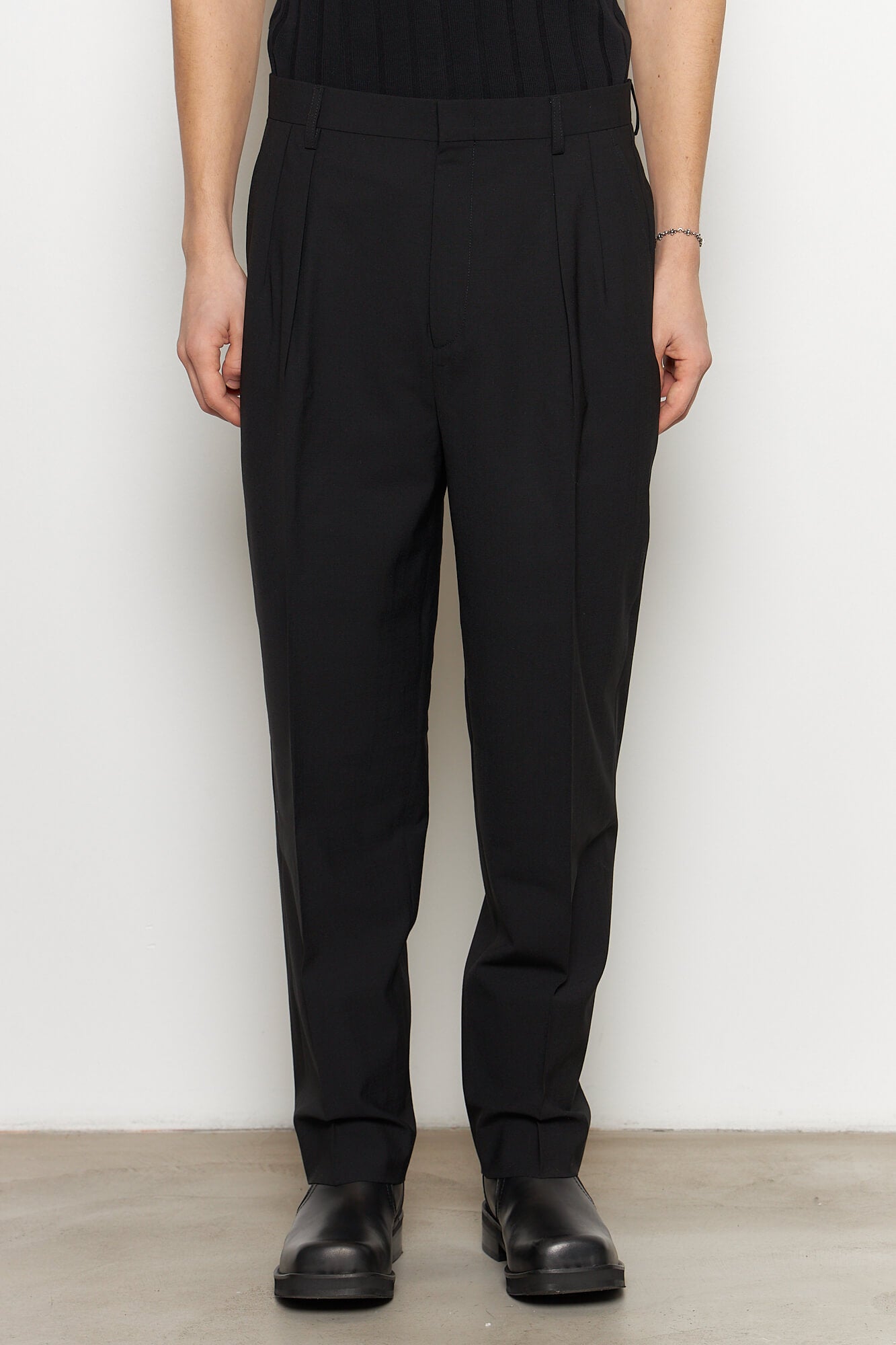 Lucio Black 2 Pleats Pants