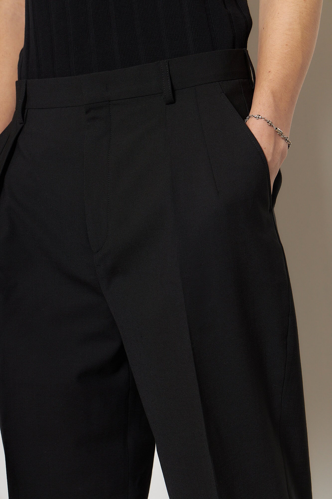 Lucio Black 2 Pleats Pants