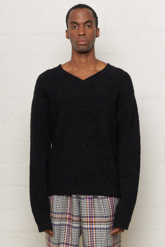 V-Neck Pullover Furry Black