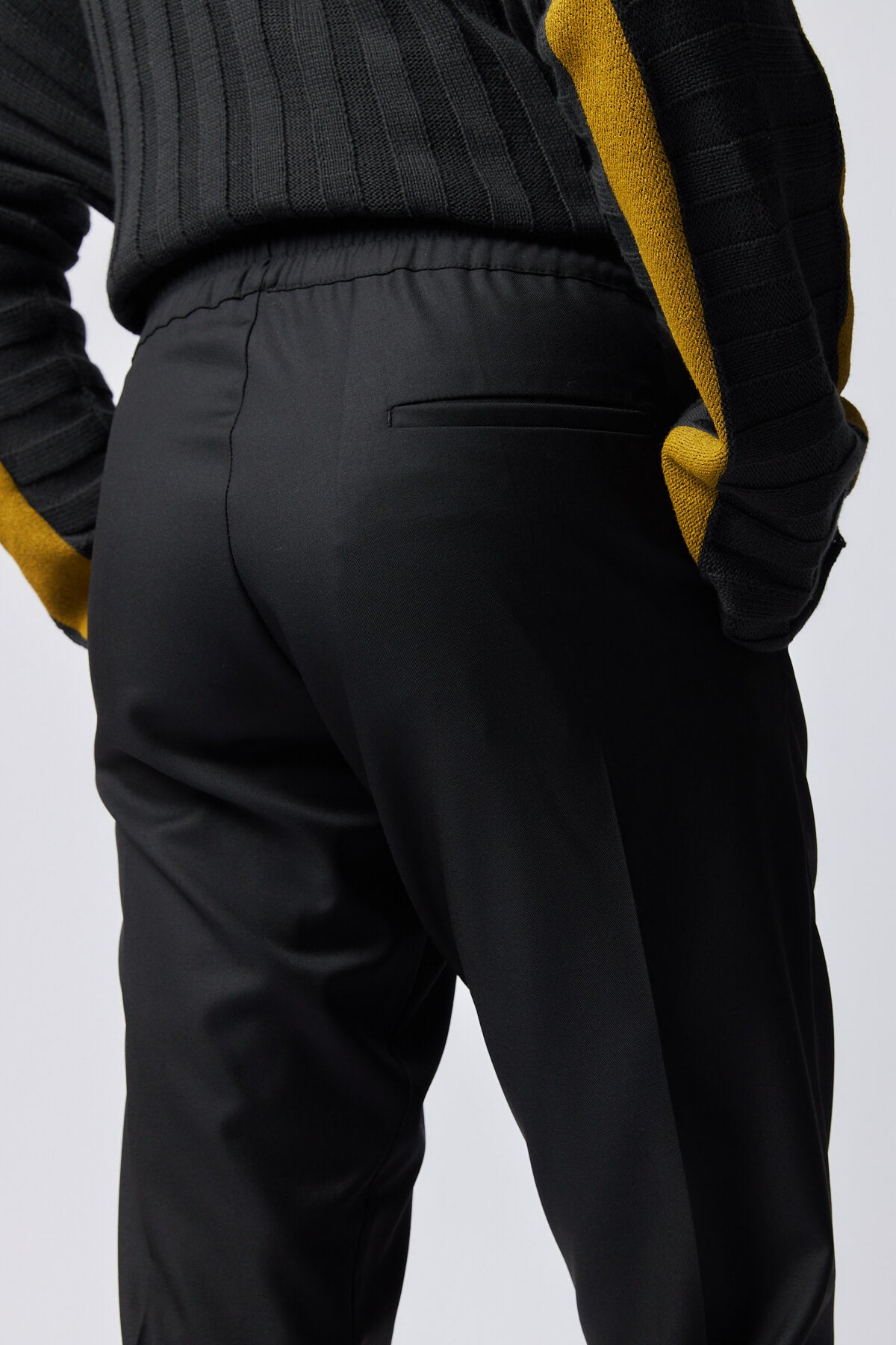Light Wool Summer Jogger Black