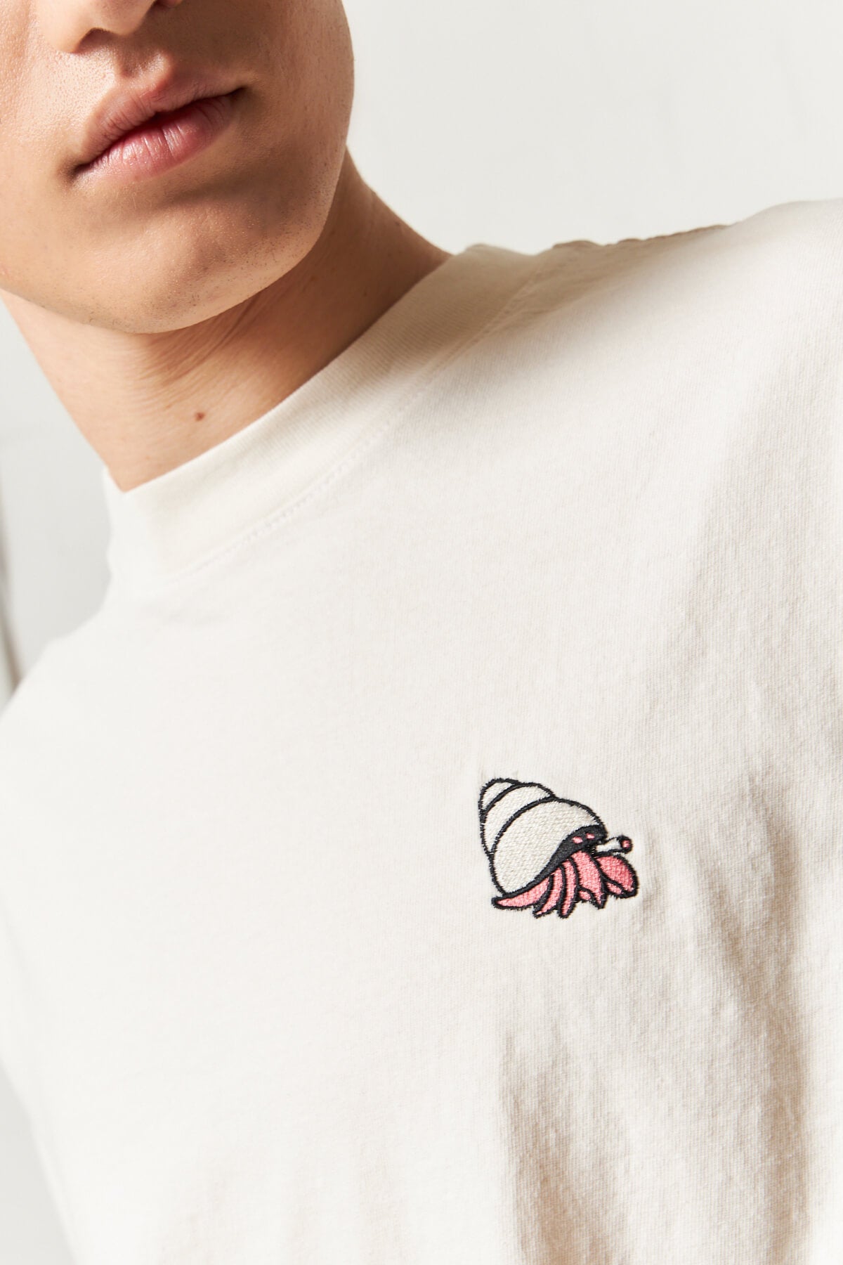 Smoking Crab Embroidered T-Shirt Cream
